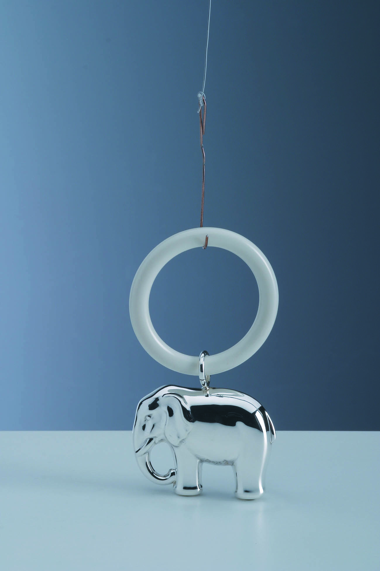 Strieborná detská hrkálka Slon