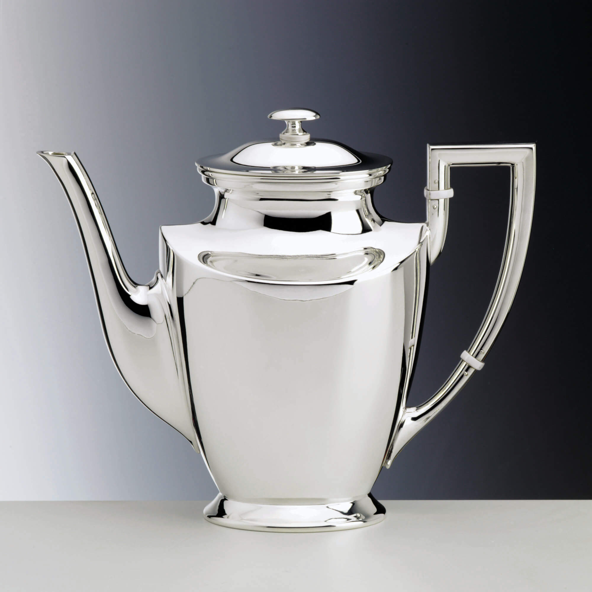 Silver coffee pot 1,1 L